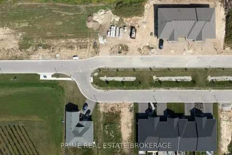 64 Deer Ridge Lane, Bluewater, ON N0M 1G0
