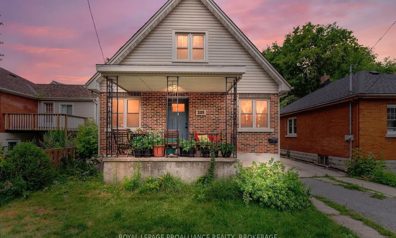 205 Adelaide St, Kingston, ON K7K 1Y6