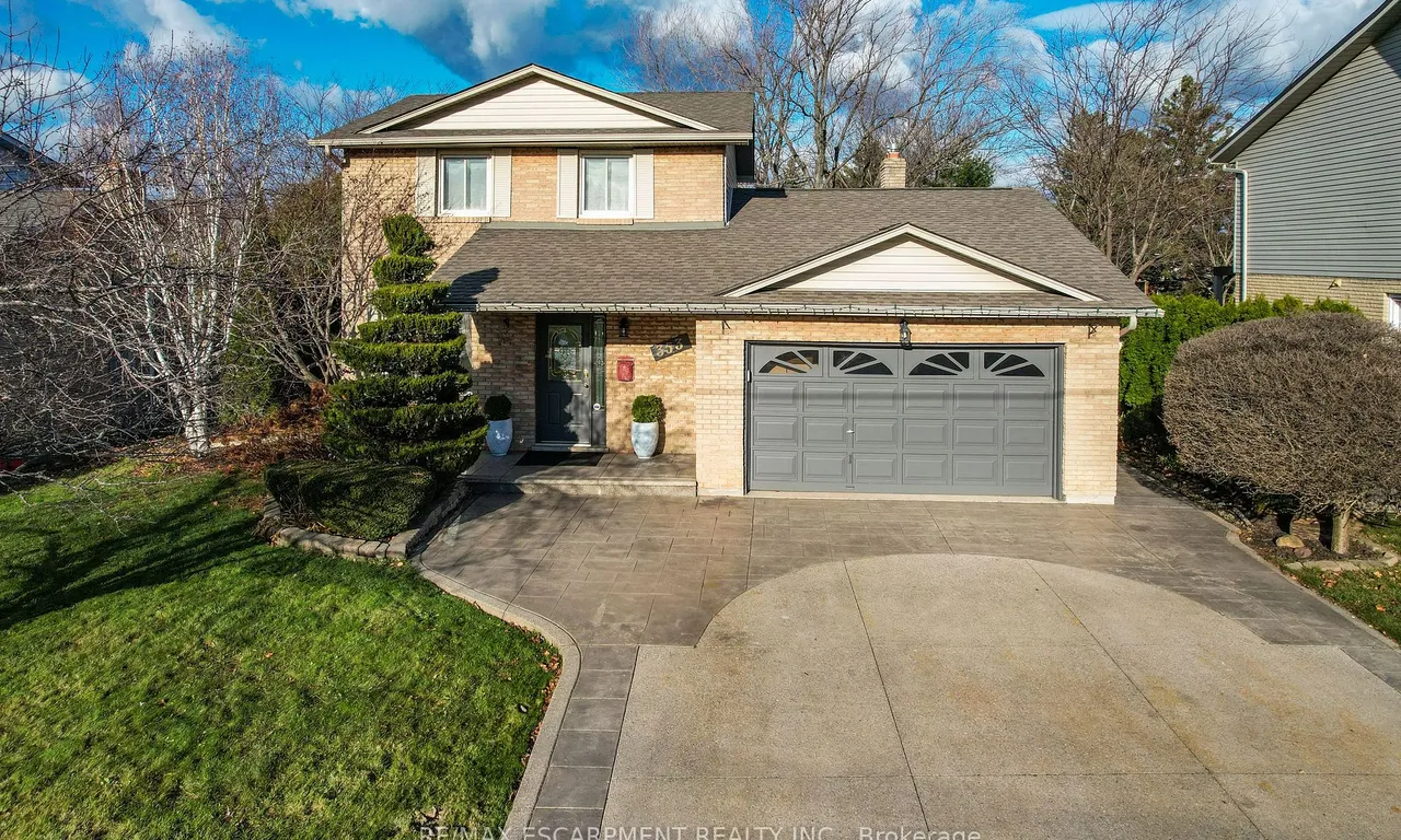 353 Lake St, Grimsby, ON L3M 1Z9