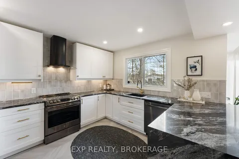 941 AMBLESIDE Cres, Kingston, ON K7P 2B5