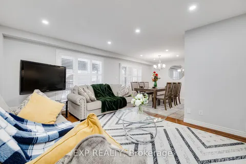 645 Interlaken Dr, Waterloo, ON N2T 2Y5
