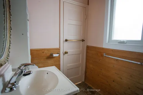 124 Third Ave, Arnprior, ON K7S 1Y8