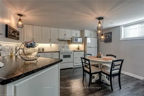 43 CLARKE St, Woodstock, ON N4S 7M4