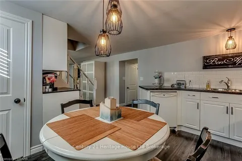 43 CLARKE St, Woodstock, ON N4S 7M4