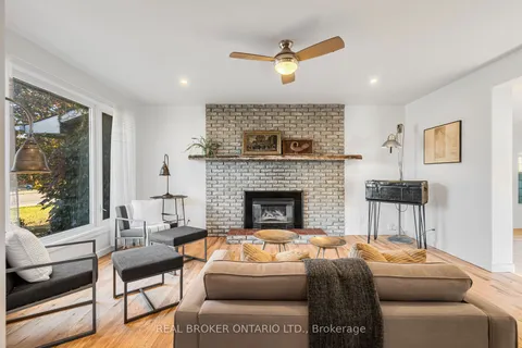 6233 PERTH St, Stittsville - Munster - Richmond, ON K0A 2Z0