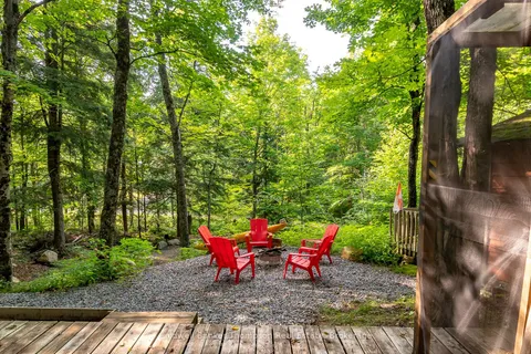 1106 DELIA Rd, Bracebridge, ON P0B 1L0