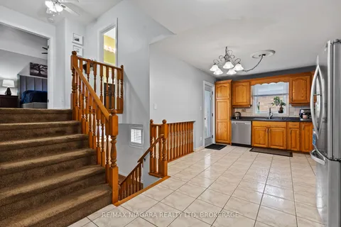 6019 ANDREA Dr, Niagara Falls, ON L2H 2Z9