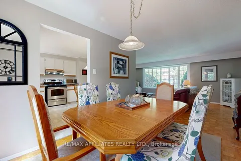19 Wedgewood Cres, Blackburn Hamlet, ON K1B 4B5