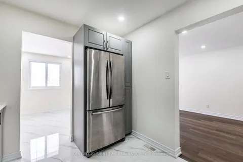 8 Tamvale Cres, Kitchener, ON N2E 3K8