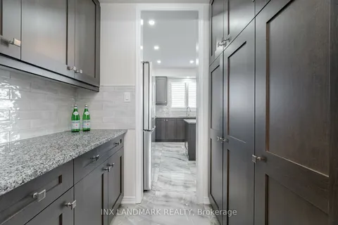 29 Cuesta Hts, Hamilton, ON L8J 0M3