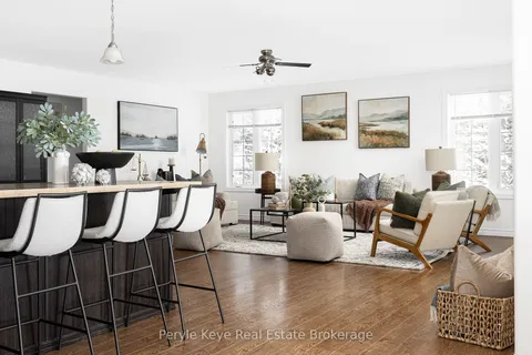 557 South Mary Lake Rd, Huntsville, ON P0B 1L0