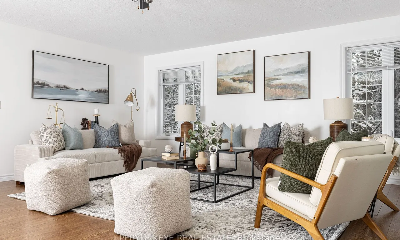 557 South Mary Lake Rd, Huntsville, ON P0B 1L0