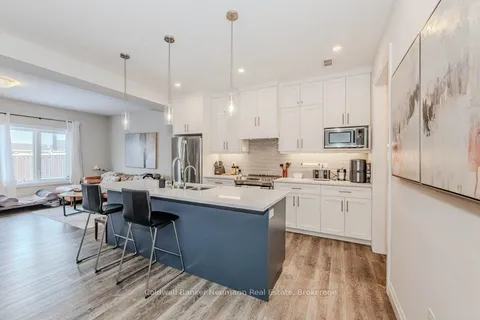 118 Simmonds Dr, Guelph, ON N1E 0S3