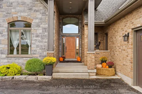 811 Effingham St, Pelham, ON L0S 1C0