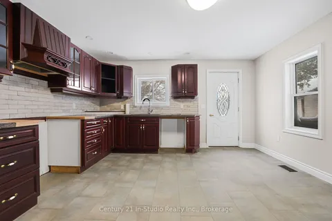 668 Garafraxa St, West Grey, ON N0G 1R0