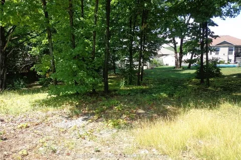 738 AIRPORT Rd, North Bay, ON P1C 1A2