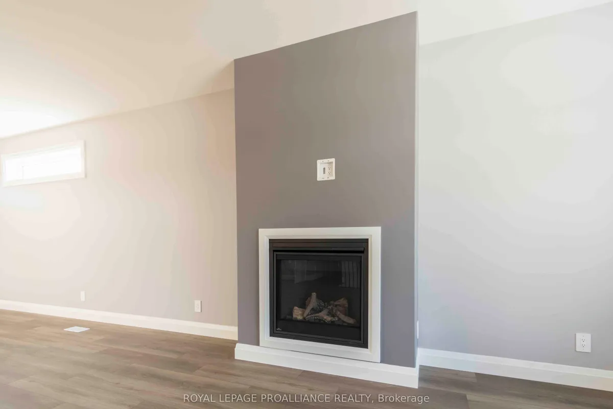 23 MacKenzie John Crescent, Brighton, ON K0K 1H0