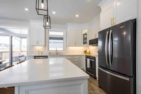 14 MacKenzie John Crescent, Brighton, ON K0K 1H0