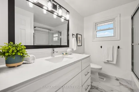 652 Stacy Crt, Sarnia, ON N7S 4M4