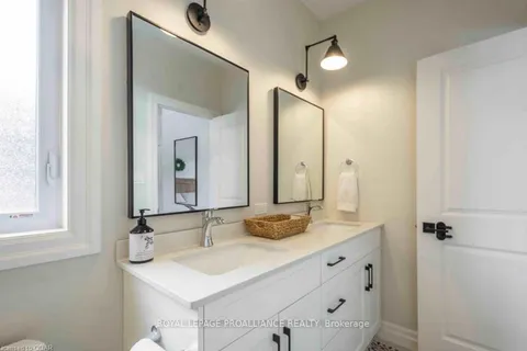 16 Mackenzie John Crescent, Brighton, ON K0K 1H0