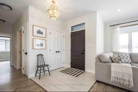 16 Mackenzie John Crescent, Brighton, ON K0K 1H0