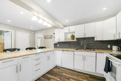 16 McKay St, Minden Hills, ON K0M 2K0