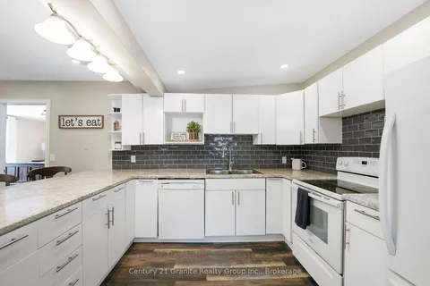 16 McKay St, Minden Hills, ON K0M 2K0