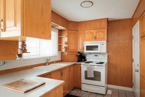 931 Barnardo Ave, Peterborough, ON K9H 5W8