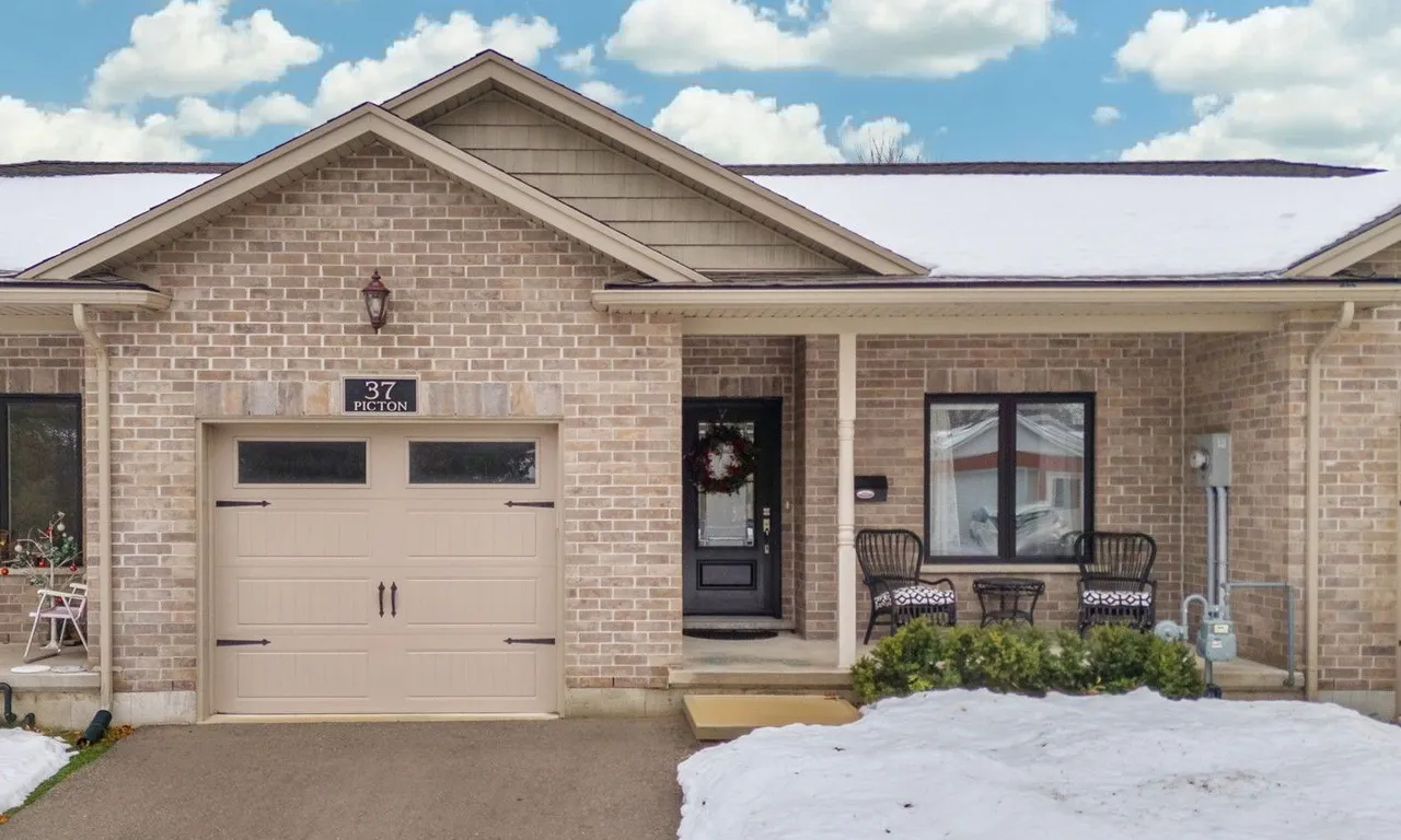 37 Picton St, Goderich, ON N7A 1J4