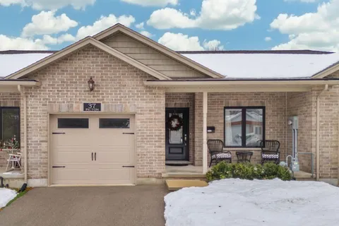37 Picton St, Goderich, ON N7A 1J4