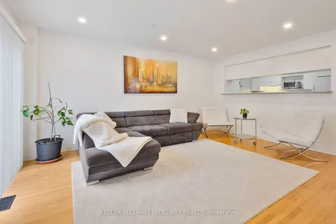 11 Santa Cruz, Alta Vista and Area, ON K1G 6M5