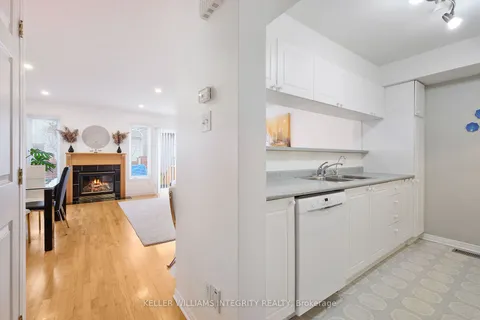 11 Santa Cruz, Alta Vista and Area, ON K1G 6M5