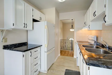 1028 Bauder Cres, Kingston, ON K7P 1M6