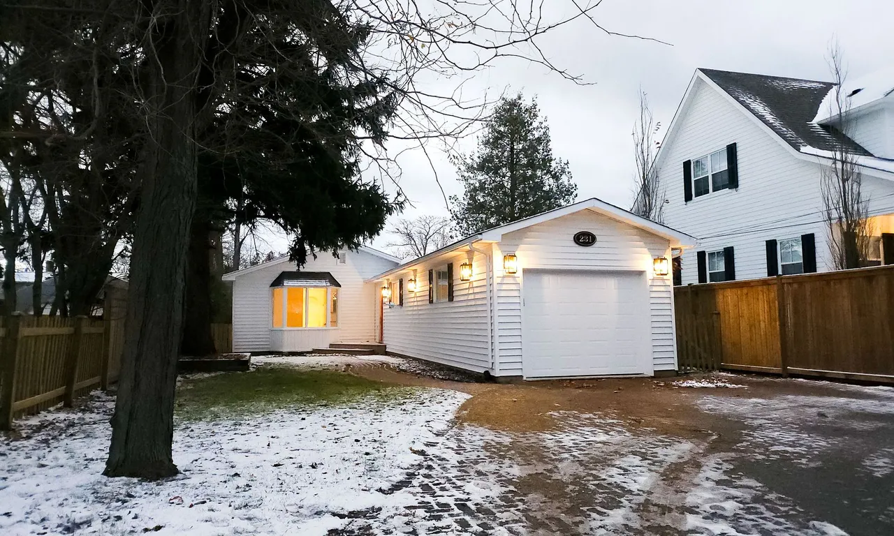 231 Regent St, Niagara-on-the-Lake, ON L0S 1J0