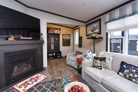 673 Brant-Waterloo Road, North Dumfries, ON N0B 1E0