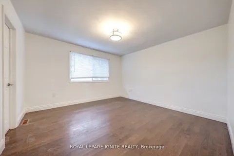 362 Renda St, Kingston, ON K7M 5Y1