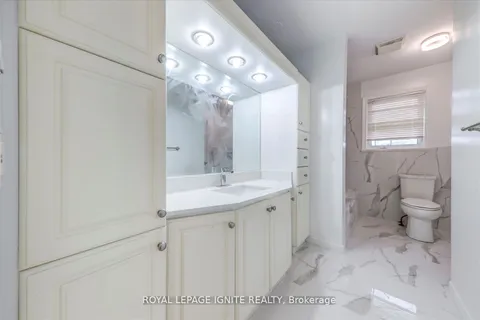 362 Renda St, Kingston, ON K7M 5Y1