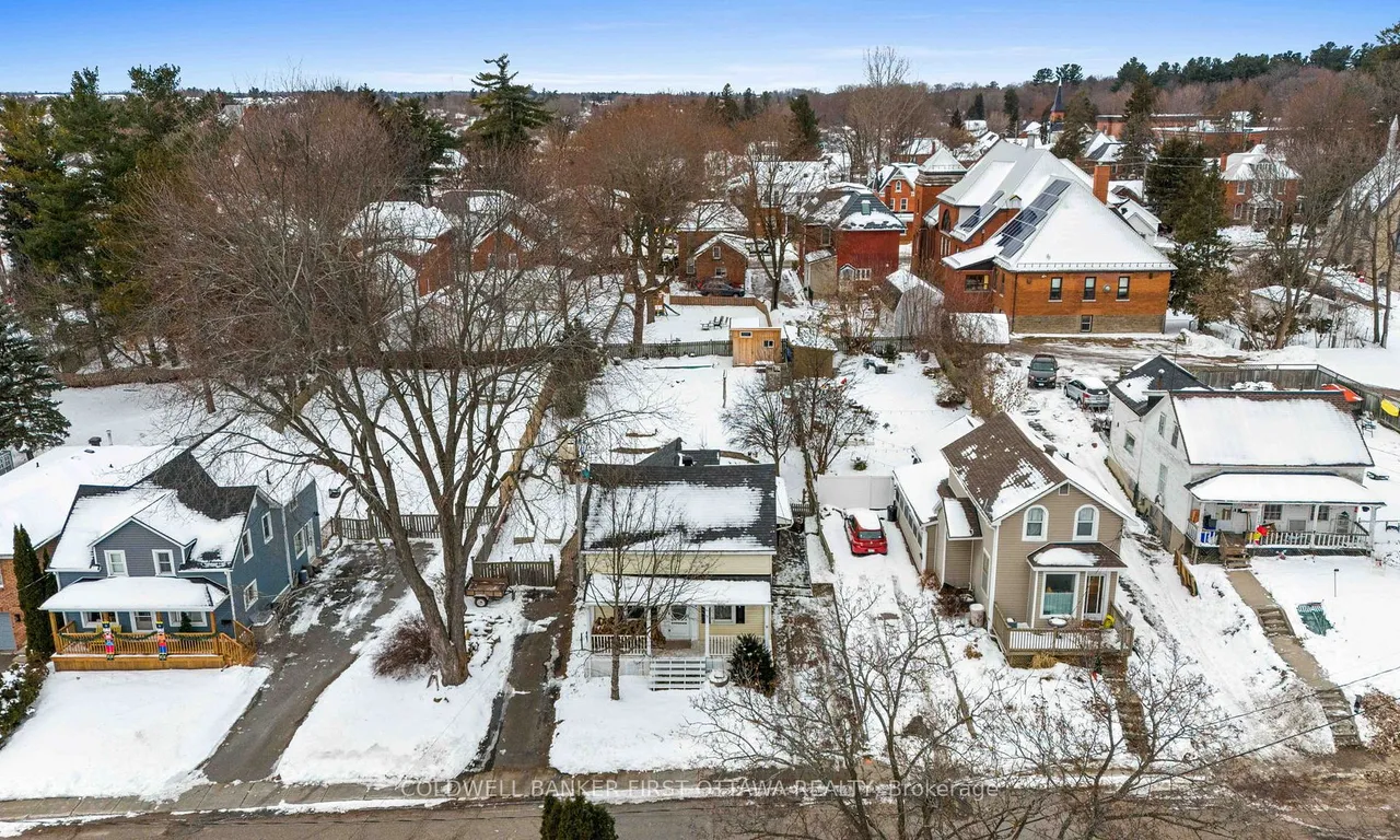 250 Albert St, Arnprior, ON K7S 2M5