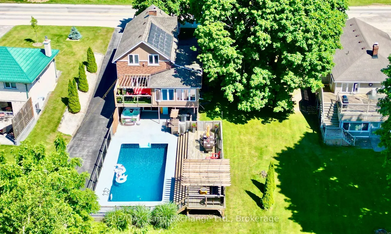 1186 QUEEN St, Kincardine, ON N2Z 1G5