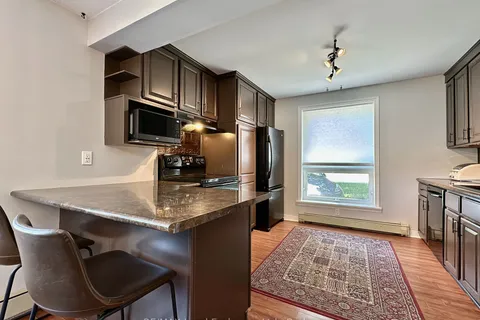 1186 QUEEN St, Kincardine, ON N2Z 1G5