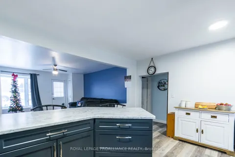 83 Byron St, Belleville, ON K8N 2W6