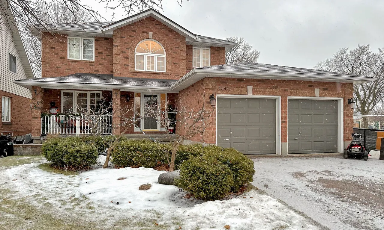 1040 Earnhart St, Kingston, ON K7P 3B9