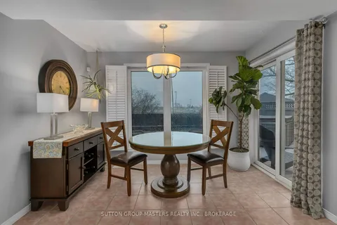 1040 Earnhart St, Kingston, ON K7P 3B9