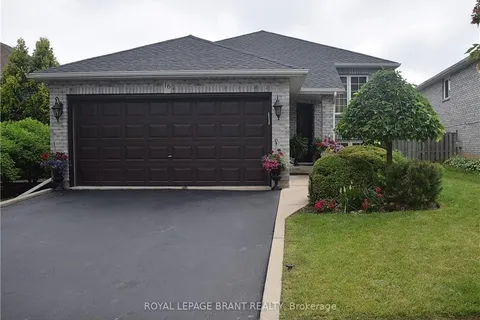 16 Mcguiness Drive, Brantford, ON N3T 6M5