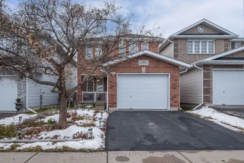 2166 Swanfield St, Kingston, ON K7M 0B1