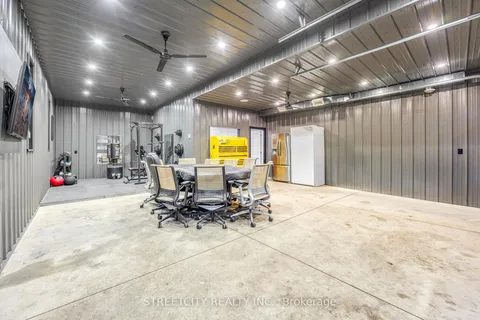 1091 Salisbury St, Sarnia, ON N7S 3V6