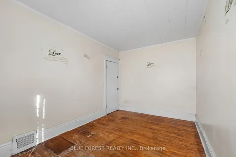 37 John St, St. Thomas, ON N5P 2X2