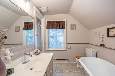 1016 Manson Lane, Gravenhurst, ON P0E 1N0