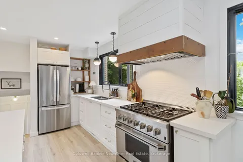 65 CEDAR St, Guelph, ON N1G 1C4