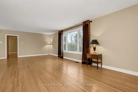 5 Lavina Cres, South of Baseline to Knoxdale, ON K2H 7P1